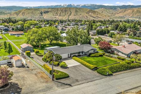 1920 Glen NE