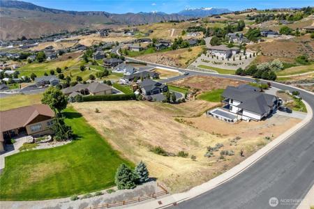 443 Rolling  Hills