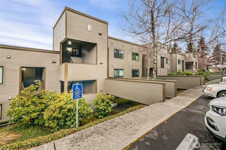 4893 76th SW