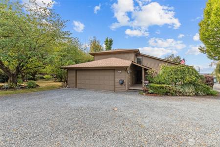 7402 11th SE