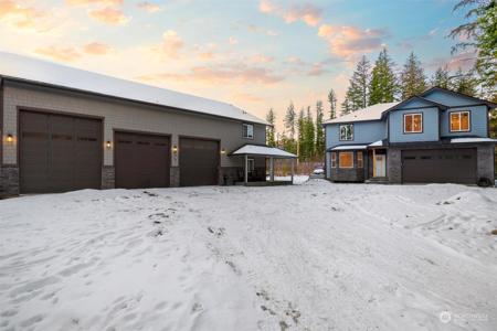 8619 Golden Valley Dr