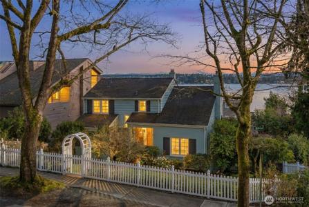 1702 Lake Washington