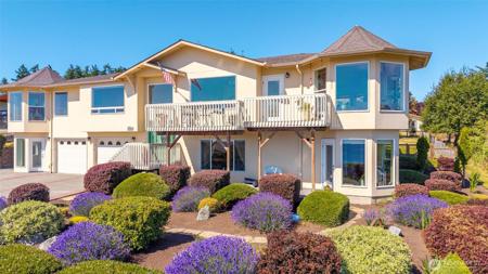 1223 Rainier