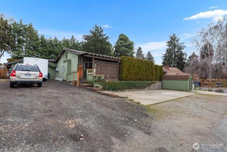 1134 Barton Square
