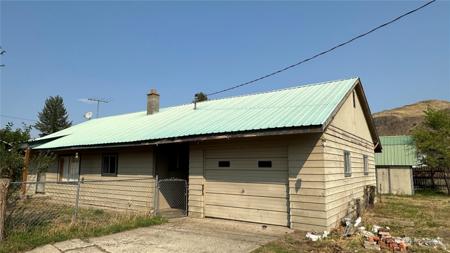 1116 Hughes