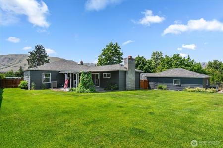 367 1st SE