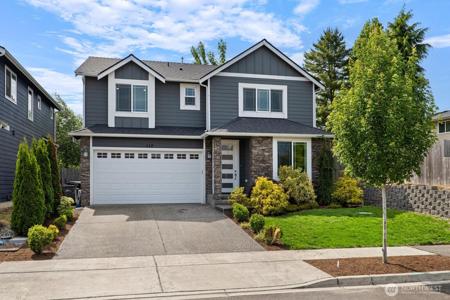 110 101st SE