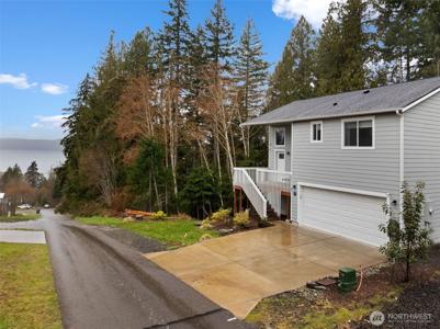 61 Ellinor Peak