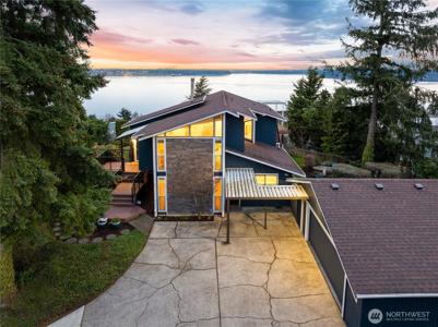 1411 Scenic NE
