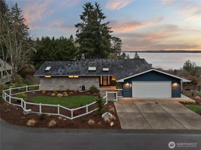 2222 Old Port NW