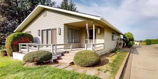 2441 Country Club