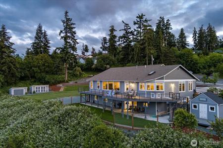 2060 Scenic Heights