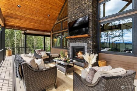 38922 Madrona E