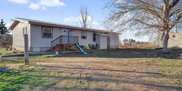 10124 Road 16 NE