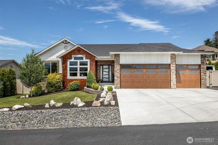 453 Spruce NW