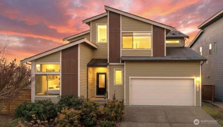 3158 84th E