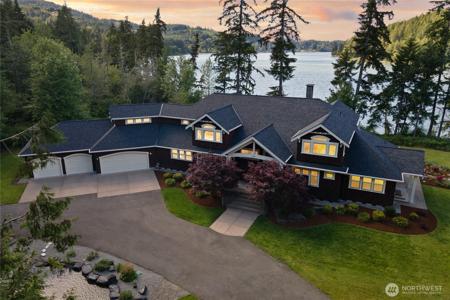 1220 Madrona Beach NW