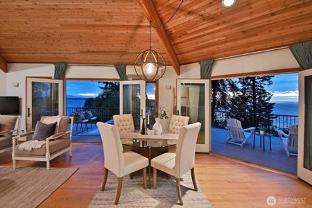 3340 Smugglers Cove