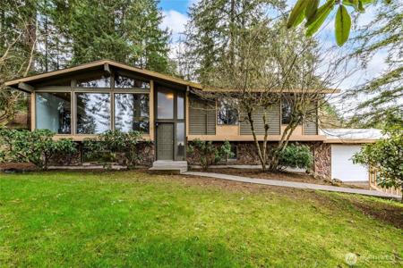 1203 Skyridge SE