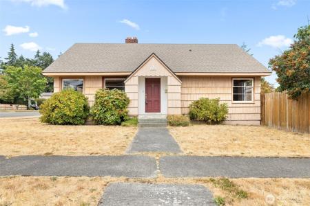 922 Cedar
