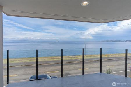1300 Alki SW