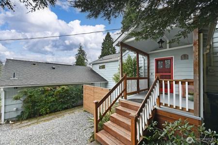 12019 B 25th NE