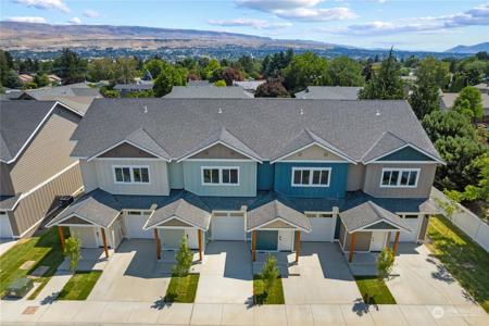 1030 Finch