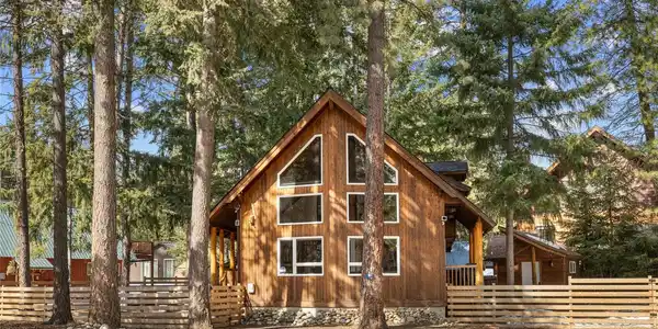 81 Spruce