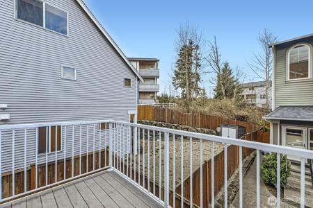 215 126th SE