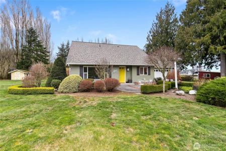 548 Wiser Lake