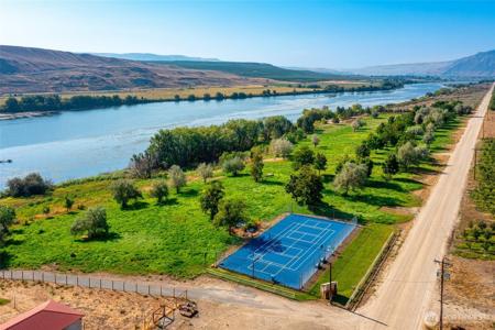 306 Monse River