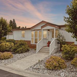 1611 Fairview Ave