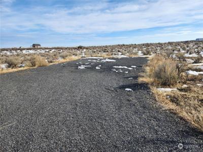 351 Lone Butte