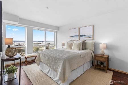 2818 Grand