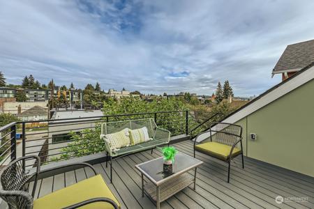 4124 Woodland Park N