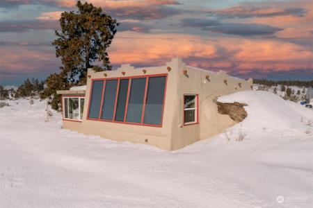 30 Mountmorvic Ranch