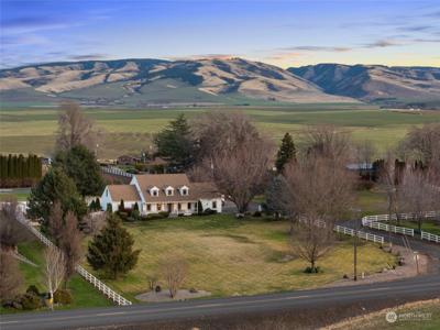 1105 Valley Vista