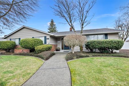 1401 Woodlawn