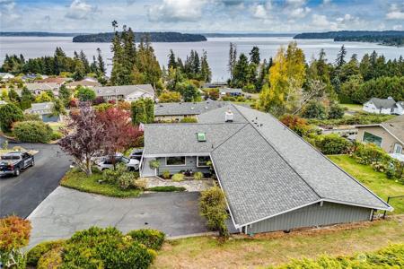 7952 Puget Heights