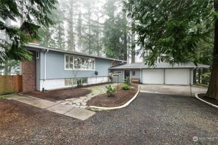 1321 Skyridge SE