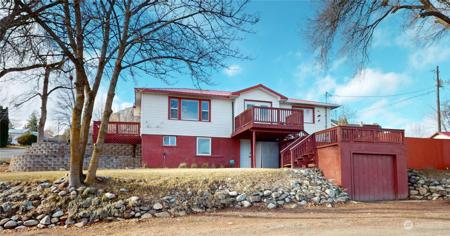 1115 22 Ave