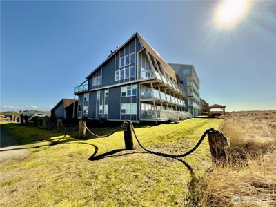 1301 Ocean Shores SW