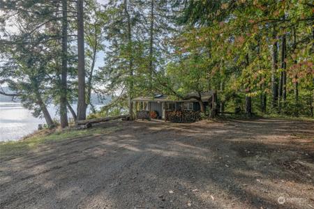 5321 Sunrise Beach NW
