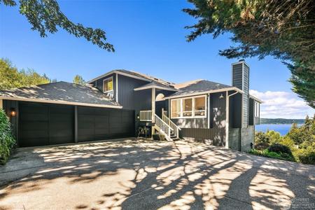 9013 61st W