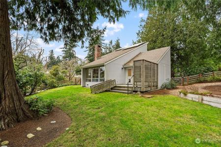 495 Robinwood NE