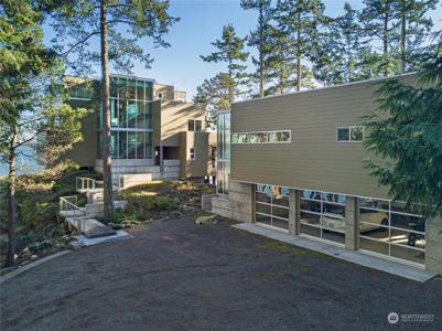 2623 Pear Point Road