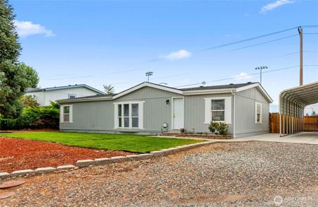 824 Garden Plaza