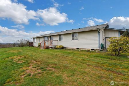 3126 Meeker NE