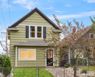 3113 Oakes