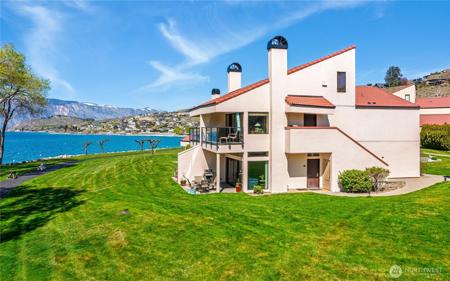 100 Lake Chelan Shores